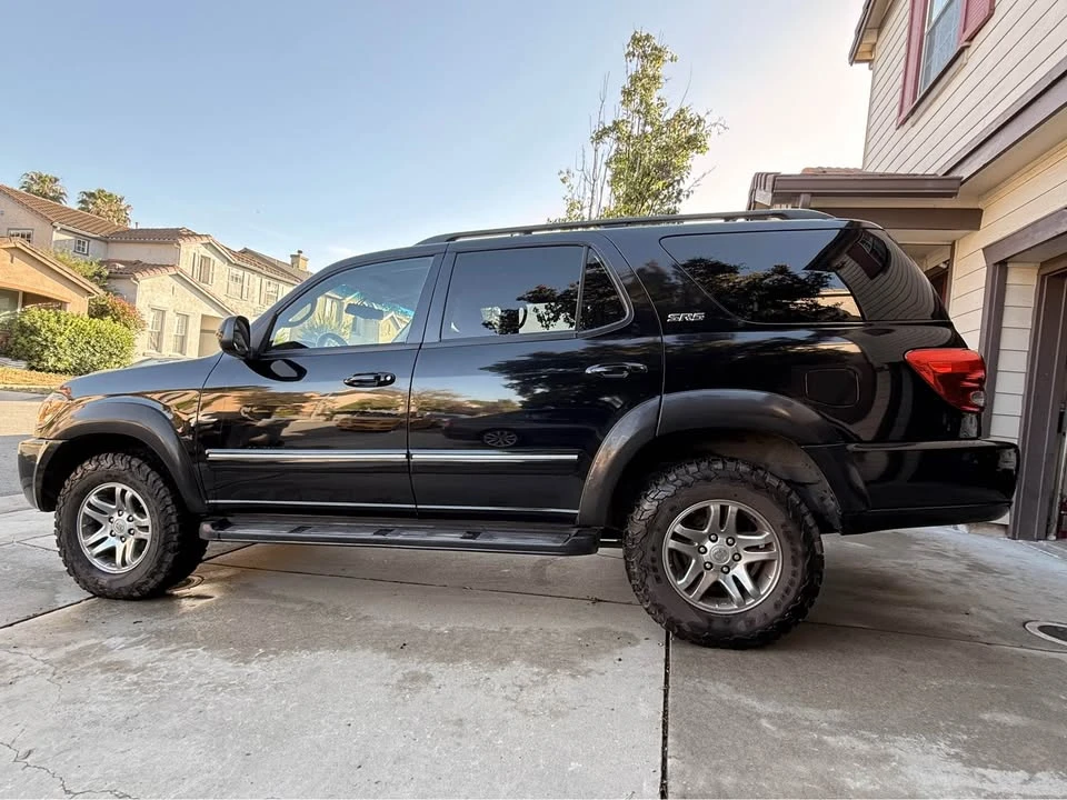 2005 Toyota Sequoia 1st Gen - Image 2 of 16