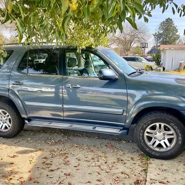 2005 Toyota Sequoia SR5