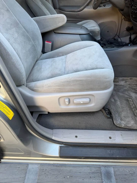 2005 Toyota Sequoia 1st Gen - Image 7 of 20