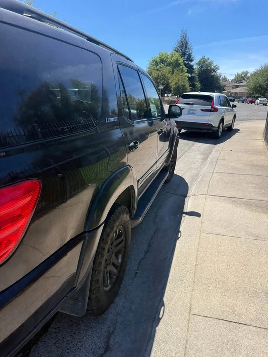2005 Toyota Sequoia 1st Gen - Image 4 of 5