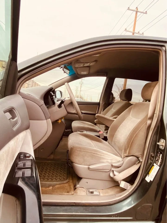 2005 Toyota Sienna 2nd Gen - Image 10 of 20