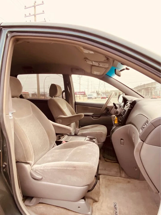 2005 Toyota Sienna 2nd Gen - Image 6 of 20
