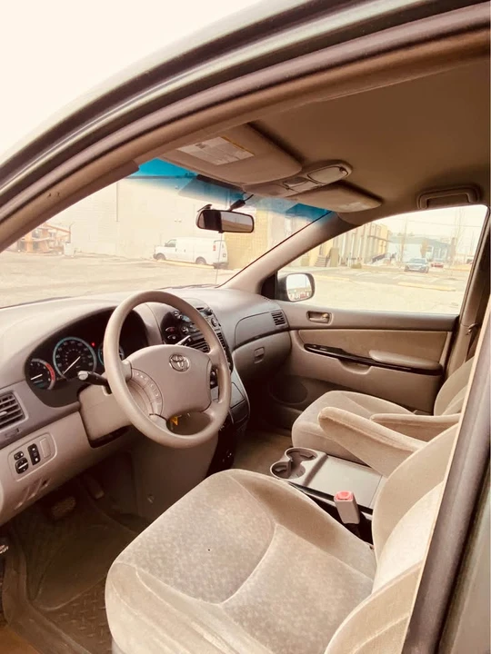 2005 Toyota Sienna 2nd Gen - Image 8 of 20