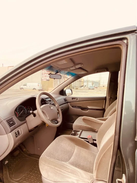 2005 Toyota Sienna 2nd Gen - Image 9 of 20