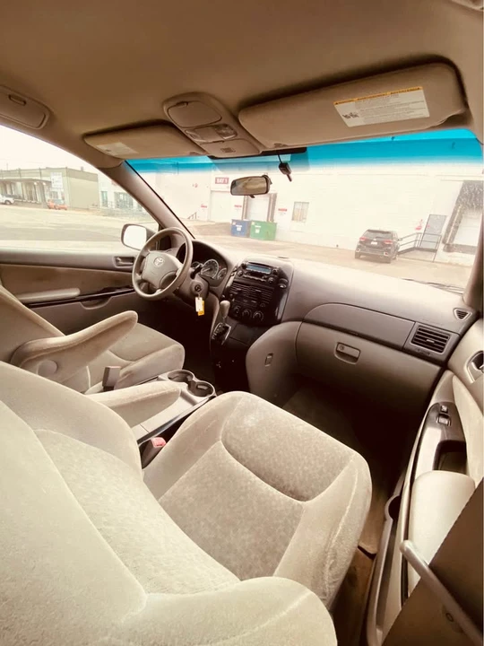 2005 Toyota Sienna 2nd Gen - Image 17 of 20