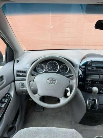 2005 Toyota Sienna 2nd Gen - Image 11 of 17
