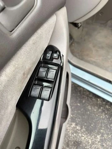 2005 Toyota Sienna 2nd Gen - Image 12 of 17