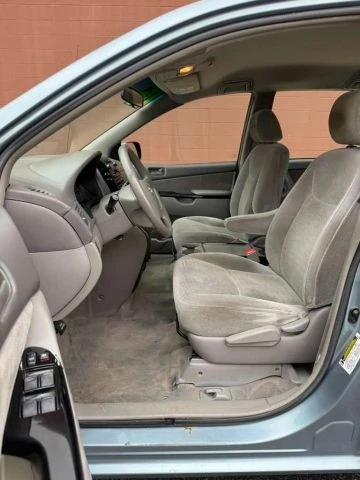 2005 Toyota Sienna 2nd Gen - Image 8 of 17
