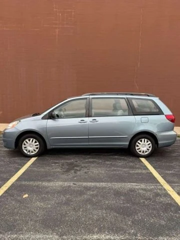 2005 Toyota Sienna 2nd Gen - Image 7 of 17