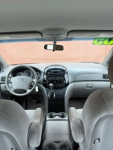 2005 Toyota Sienna 2nd Gen - Image 15 of 17
