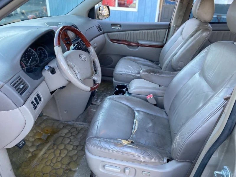 2005 Toyota Sienna 2nd Gen - Image 11 of 12