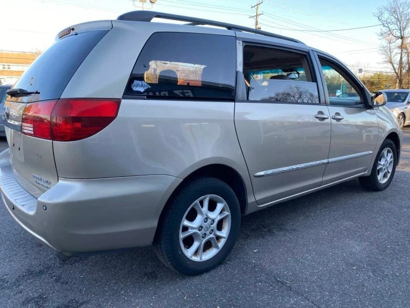2005 Toyota Sienna 2nd Gen - Image 7 of 12