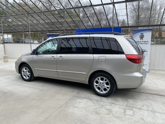 2005 Toyota Sienna 2nd Gen - Image 14 of 21