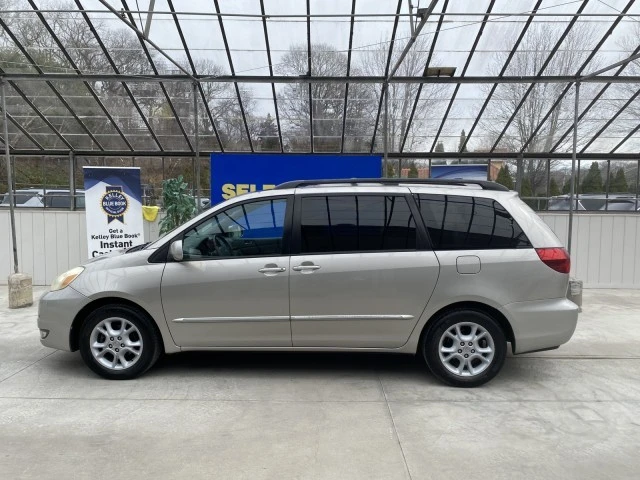 2005 Toyota Sienna 2nd Gen - Image 13 of 21