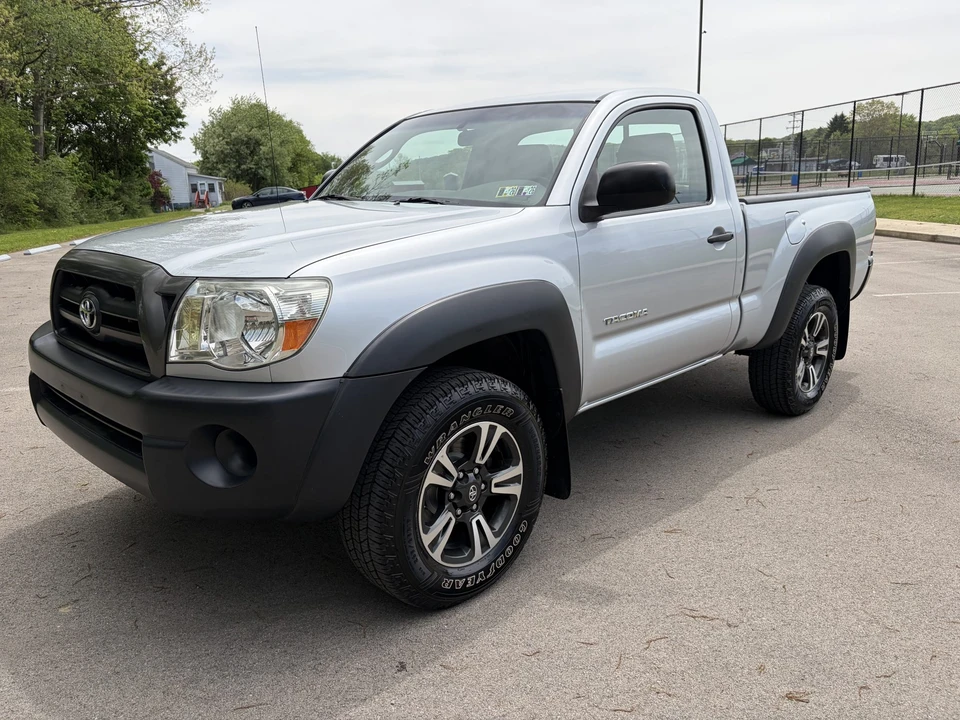 2005 Toyota Tacoma 2nd Gen - Image 2 of 31
