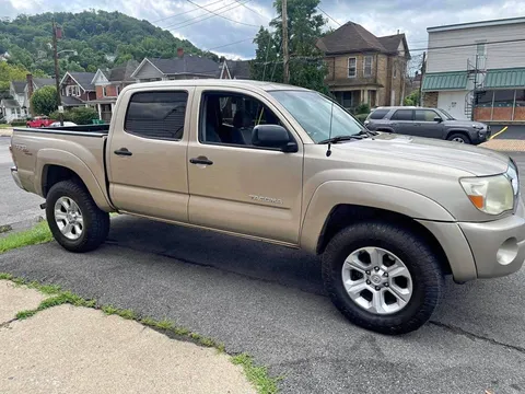 2005 Toyota Tacoma Double Cab TRD Off-Road Pickup 4D 5 ft
