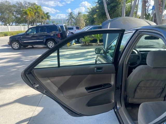 2005 Toyota Camry 5th Gen - Image 14 of 21