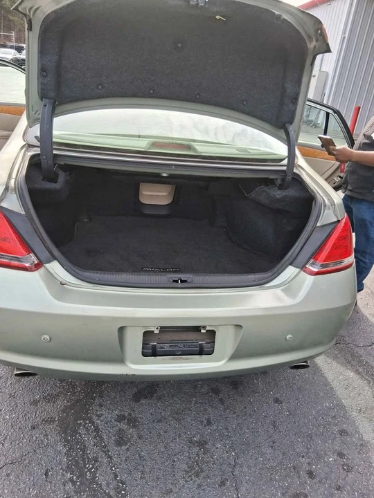 2005 Toyota Avalon 3rd Gen - Image 2 of 9