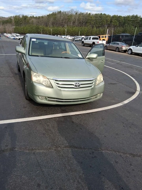 2005 Toyota Avalon 3rd Gen - Image 4 of 9