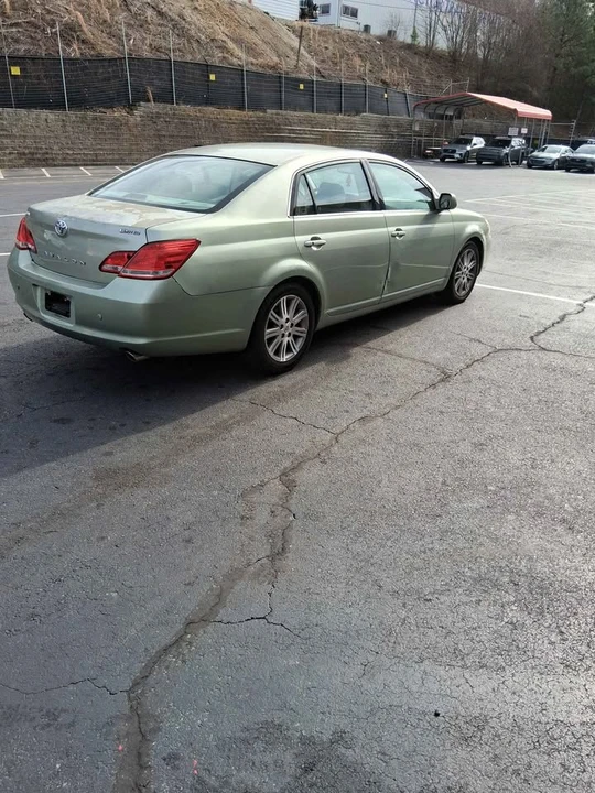 2005 Toyota Avalon 3rd Gen - Image 8 of 9