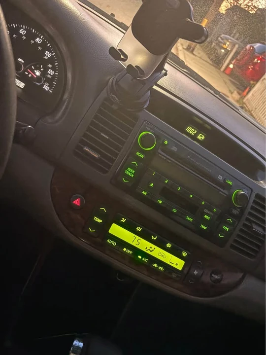 2005 Toyota Camry 5th Gen - Image 2 of 19