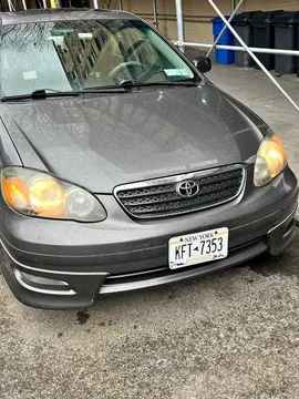 2005 Toyota Corolla SE Sedan