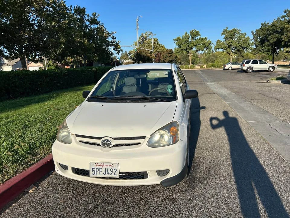 2005 Toyota Echo - Image 2 of 12