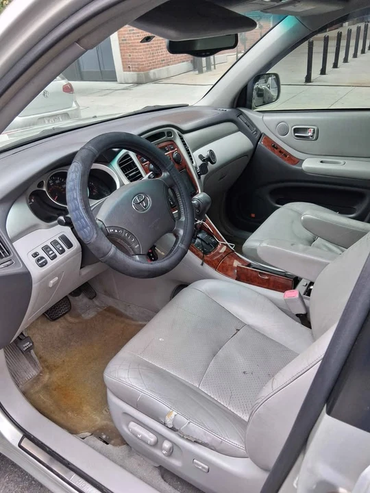 2005 Toyota Highlander - Image 2 of 4