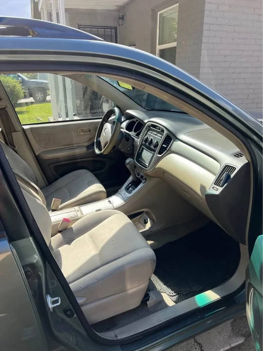 2005 Toyota Highlander - Image 6 of 11