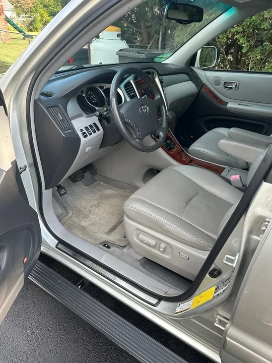 2005 Toyota Highlander - Image 8 of 9