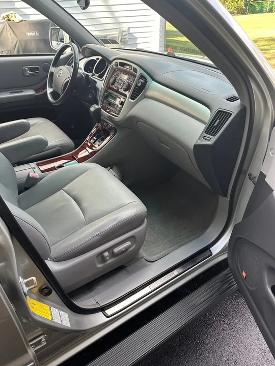 2005 Toyota Highlander - Image 9 of 9