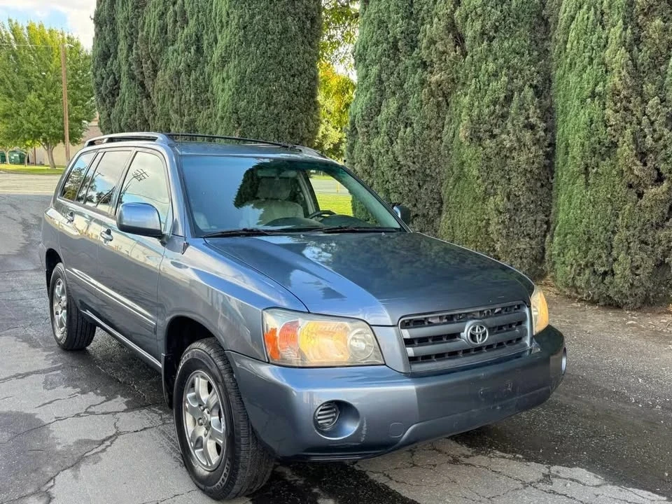 2005 Toyota Highlander - Image 2 of 11