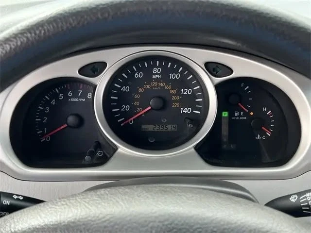 2005 Toyota Highlander - Image 9 of 20