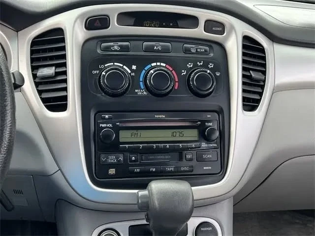 2005 Toyota Highlander - Image 11 of 20