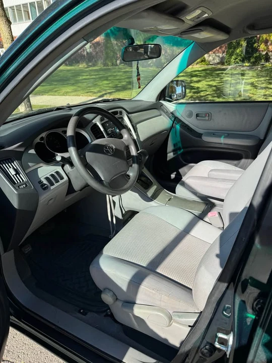 2005 Toyota Highlander - Image 9 of 20