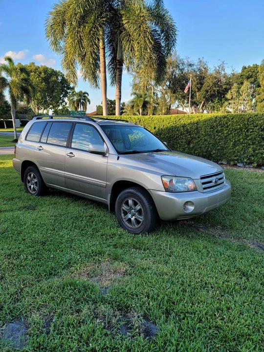 2005 Toyota Highlander - Image 12 of 16