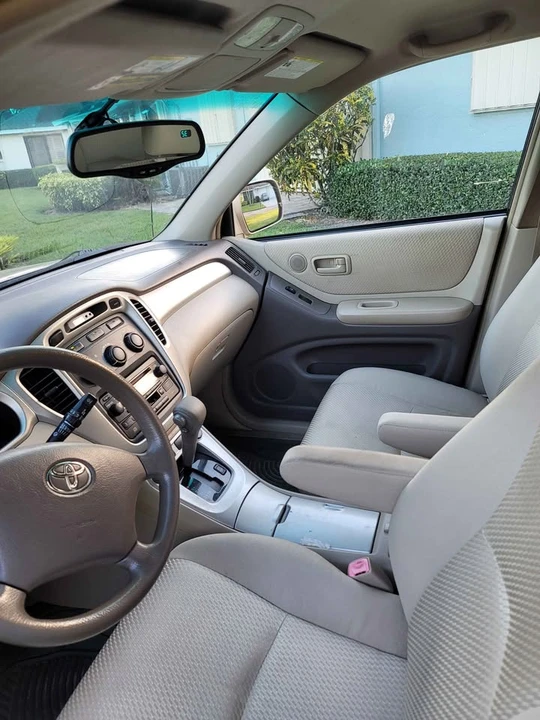 2005 Toyota Highlander - Image 10 of 16