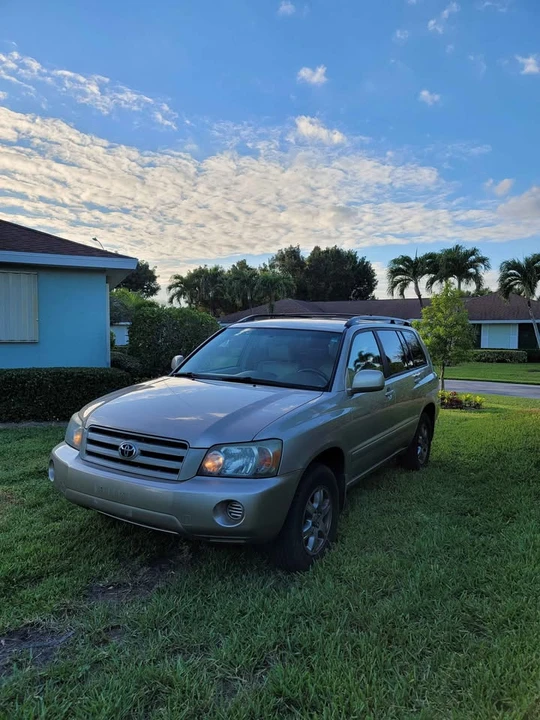 2005 Toyota Highlander - Image 13 of 16