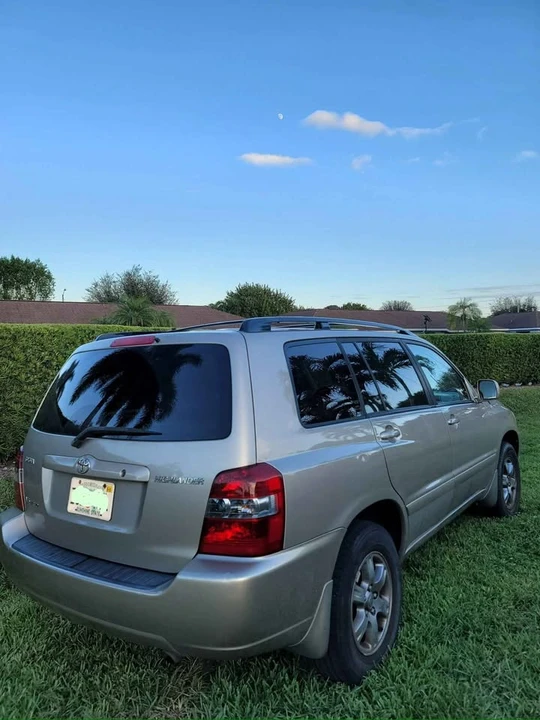 2005 Toyota Highlander - Image 2 of 16