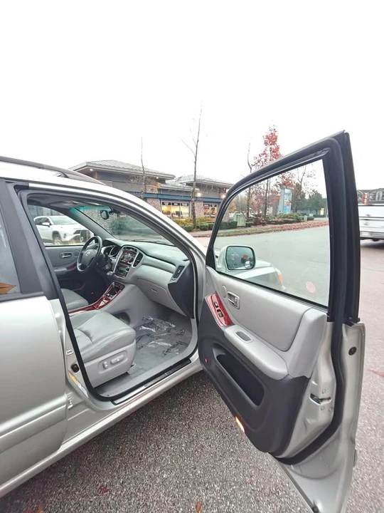 2005 Toyota Highlander - Image 11 of 19