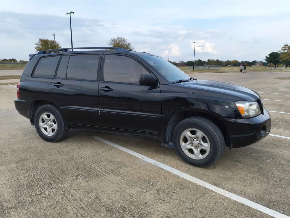 2005 Toyota Highlander - Image 2 of 12