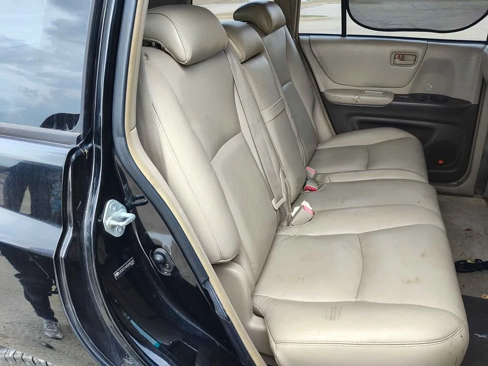 2005 Toyota Highlander - Image 9 of 12