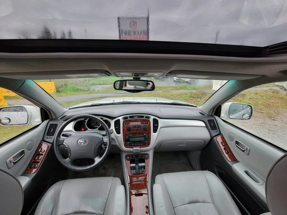 2005 Toyota Highlander - Image 12 of 19