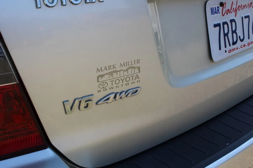 2005 Toyota Highlander - Image 11 of 16