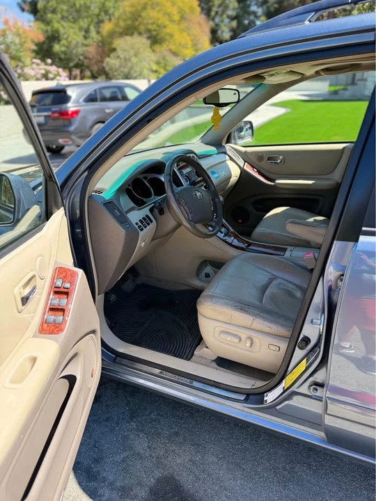 2005 Toyota Highlander - Image 9 of 12