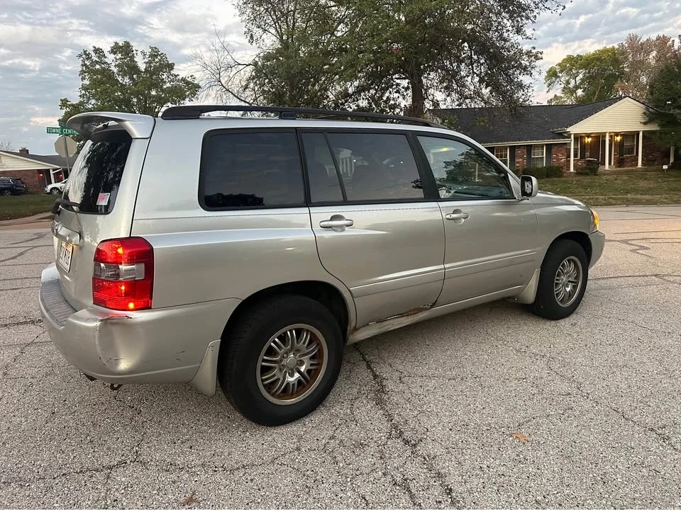 2005 Toyota Highlander - Image 3 of 7