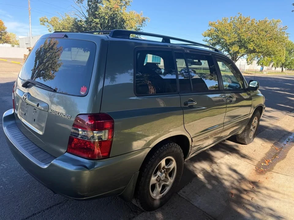 2005 Toyota Highlander - Image 8 of 12