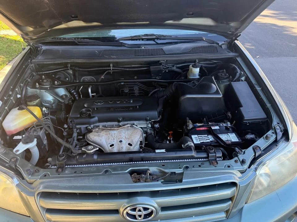 2005 Toyota Highlander - Image 2 of 12