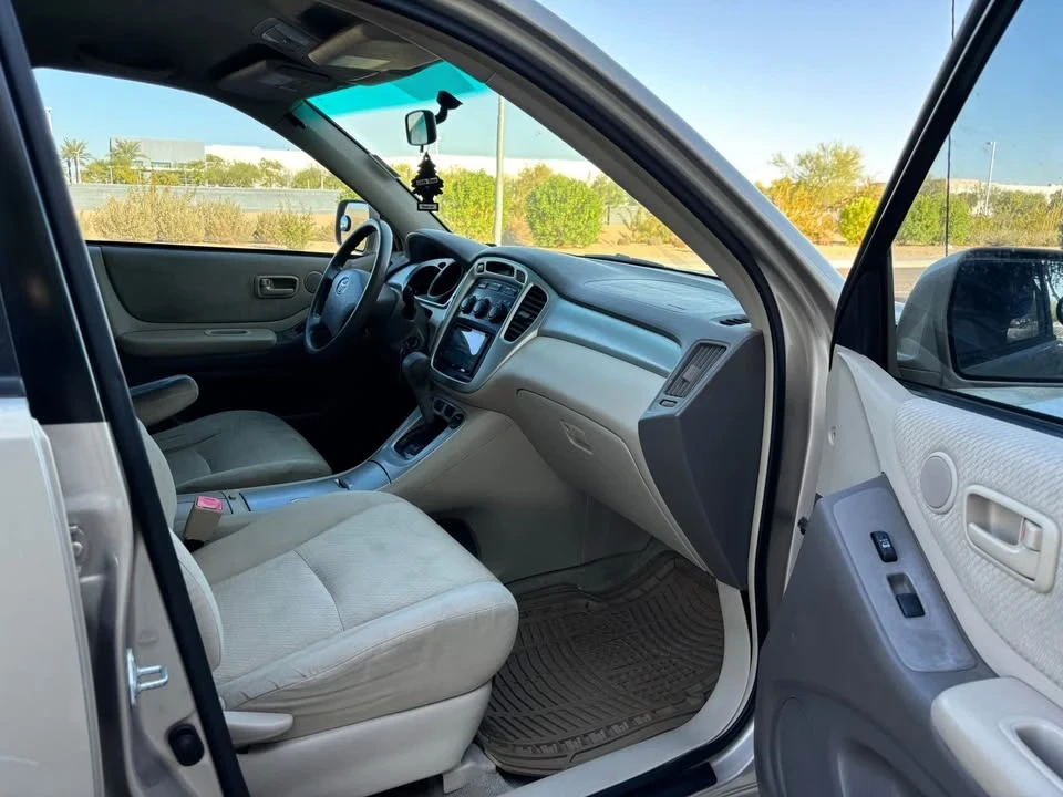2005 Toyota Highlander - Image 8 of 10
