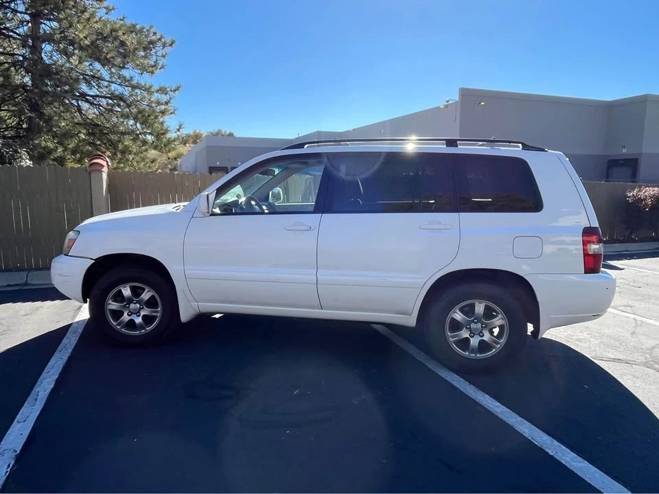2005 Toyota Highlander - Image 4 of 11